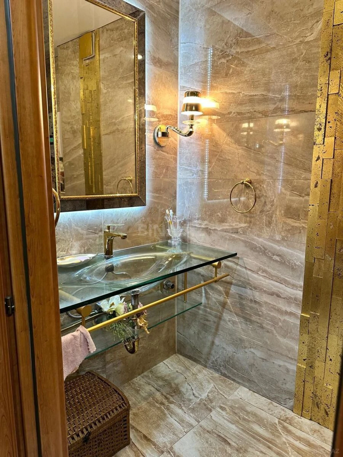 Satılır 2 otaqlı mənzil 90 m²