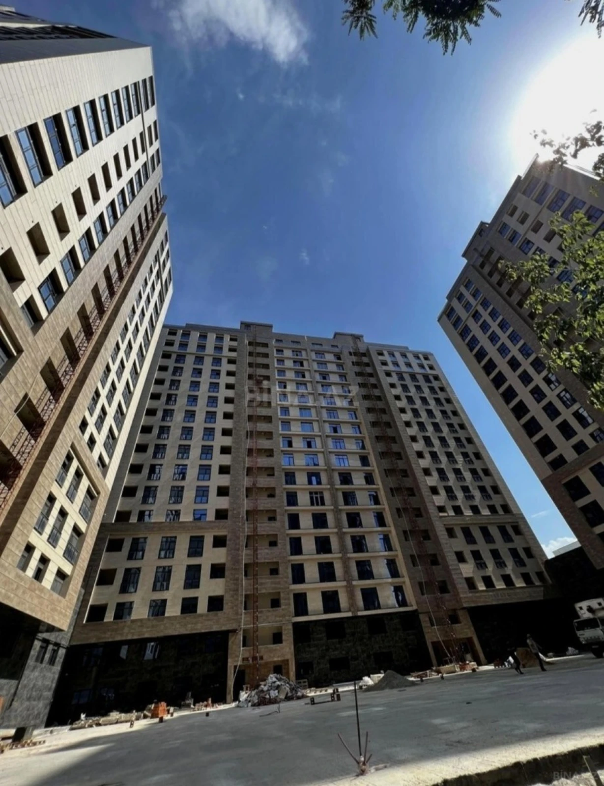 Satılır 3 otaqlı mənzil 125 m²