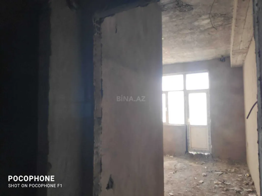 Satılır 5 otaqlı həyət evi 240 m²