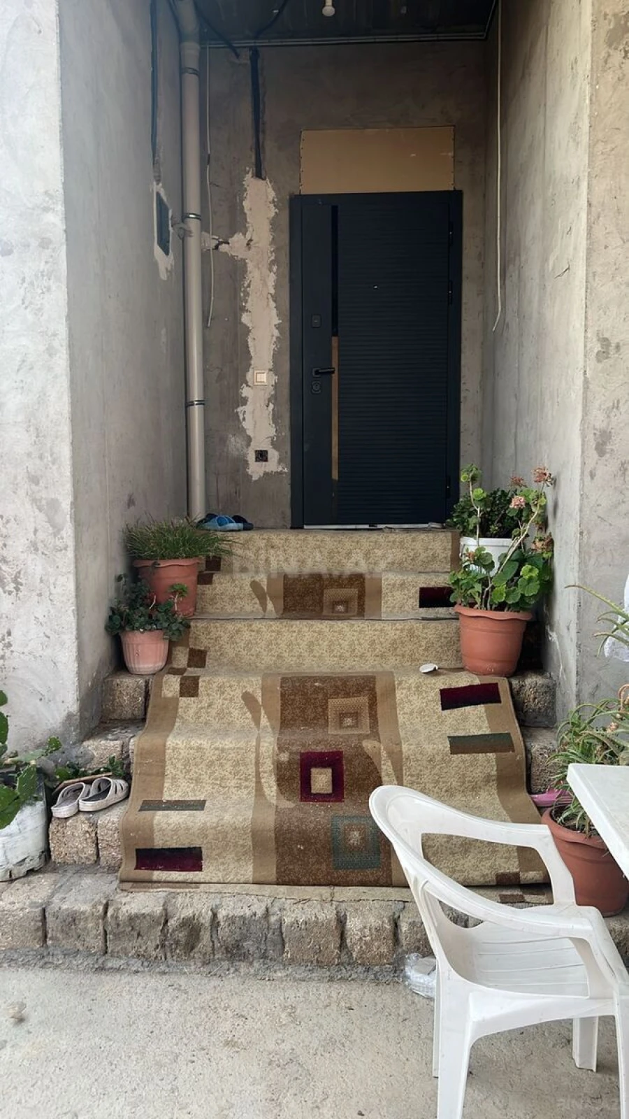 Satılır 5 otaqlı həyət evi 240 m²