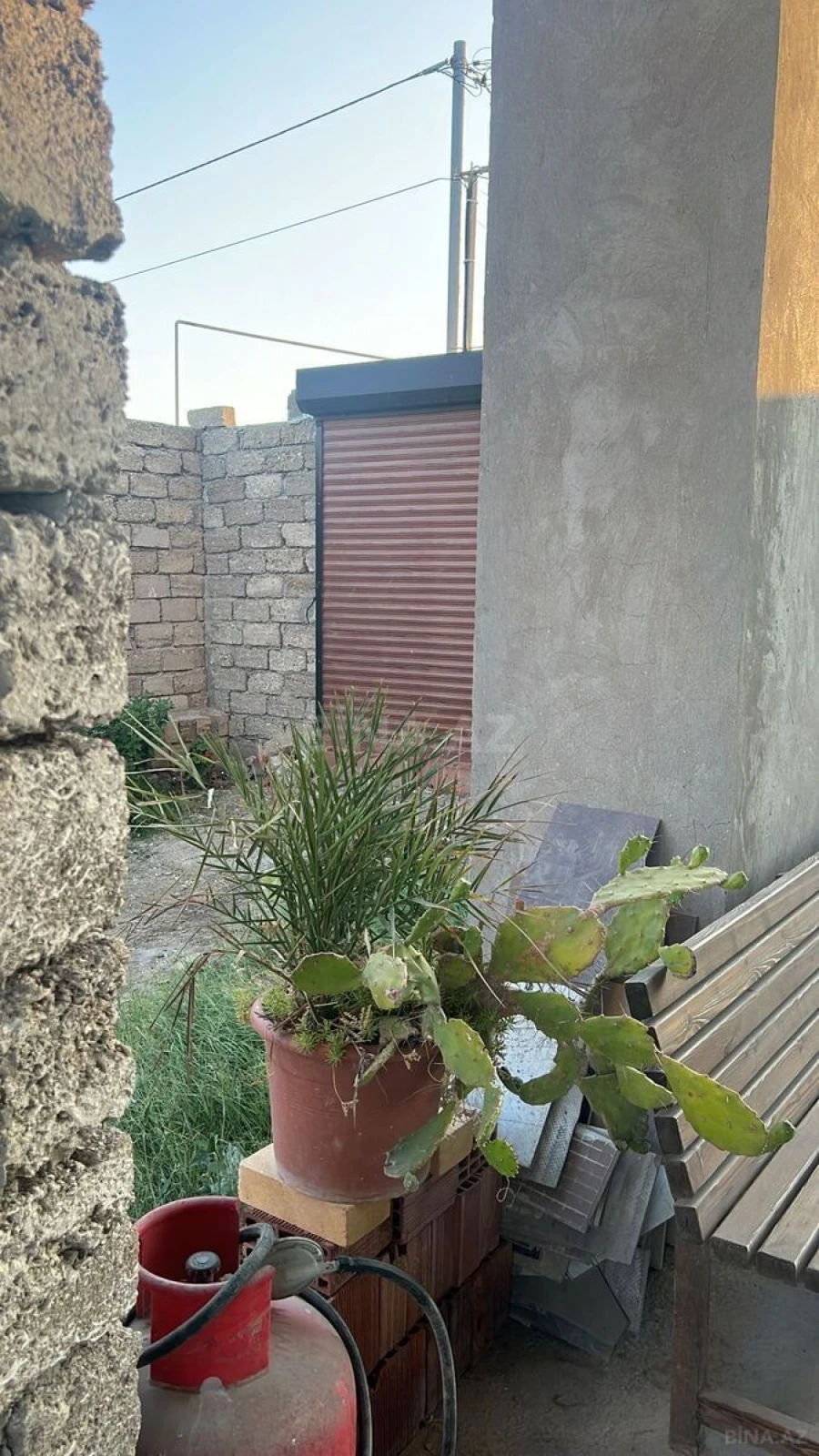 Satılır 5 otaqlı həyət evi 240 m²