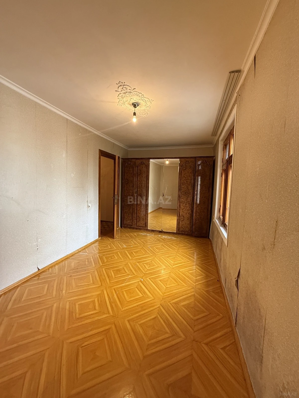 Satılır 2 otaqlı mənzil 55 m²