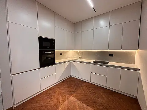 Kirayə verilir 2 otaqlı mənzil 70 m²