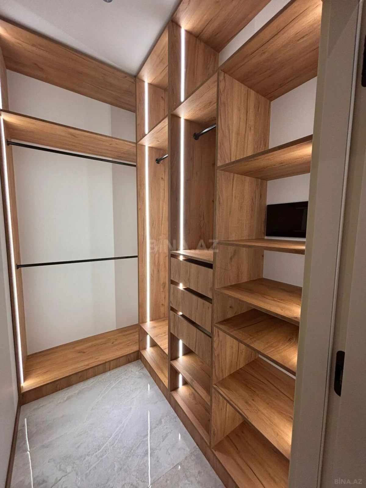 Kirayə verilir 2 otaqlı mənzil 70 m²