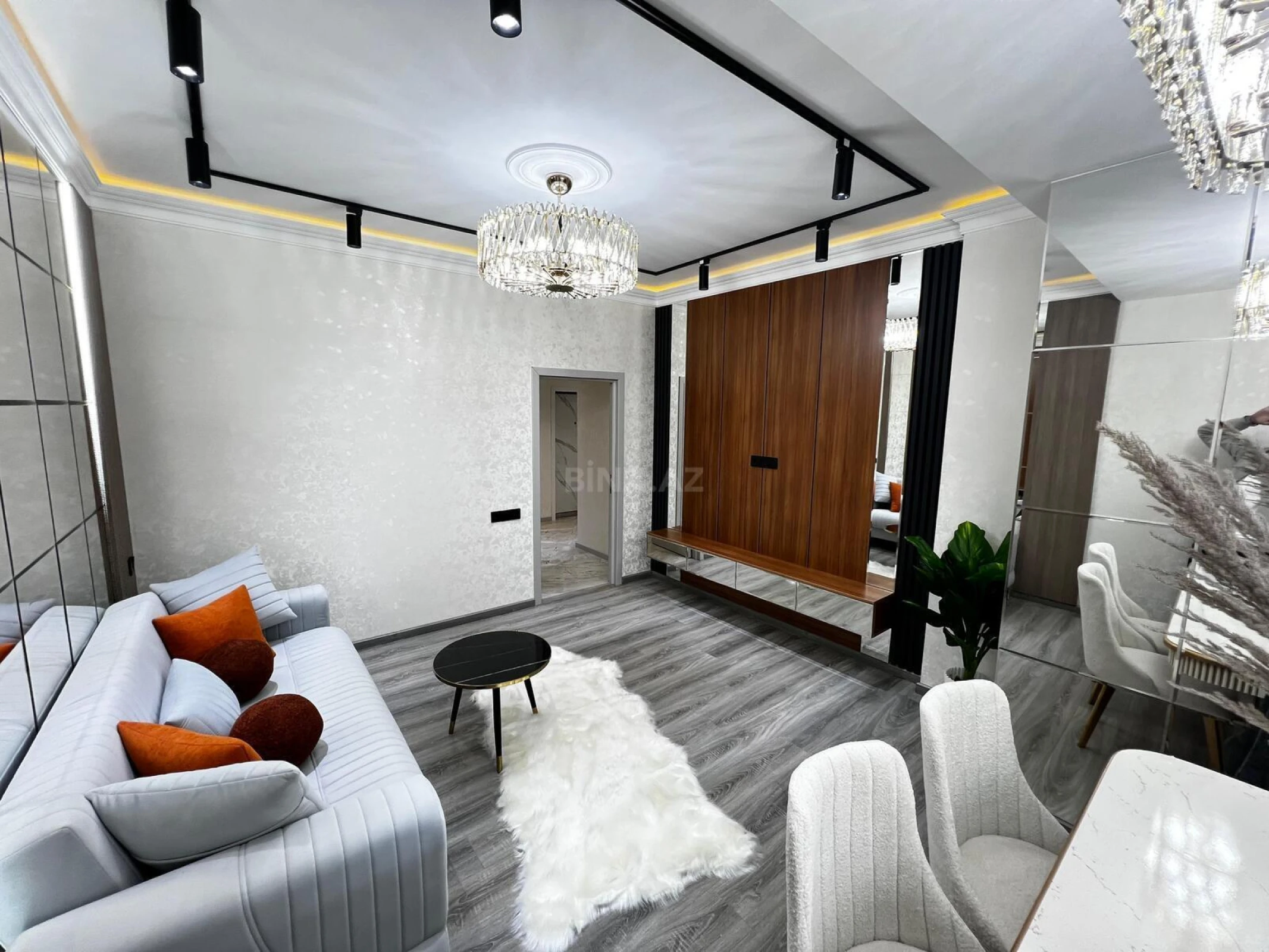 Satılır 2 otaqlı mənzil 85 m²