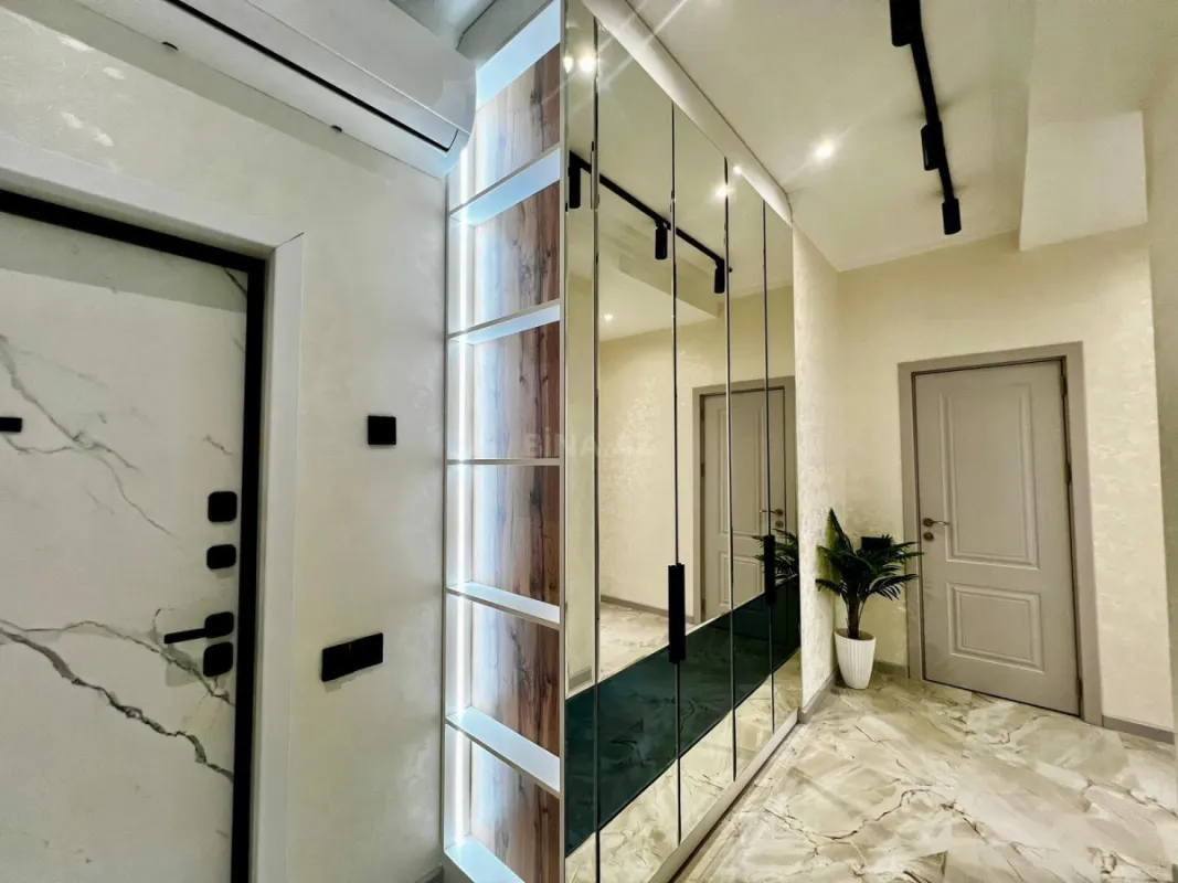 Satılır 2 otaqlı mənzil 85 m²