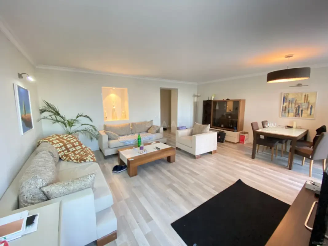 Kirayə verilir 2 otaqlı mənzil 70 m²