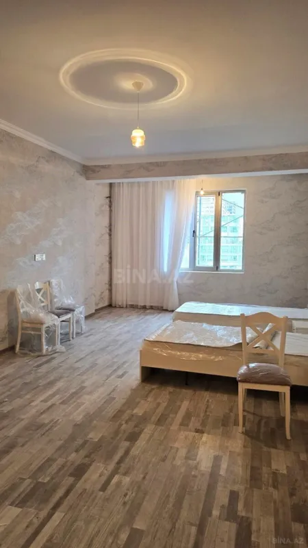 Satılır 2 otaqlı mənzil 76 m²