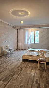 Satılır 2 otaqlı mənzil 76 m²