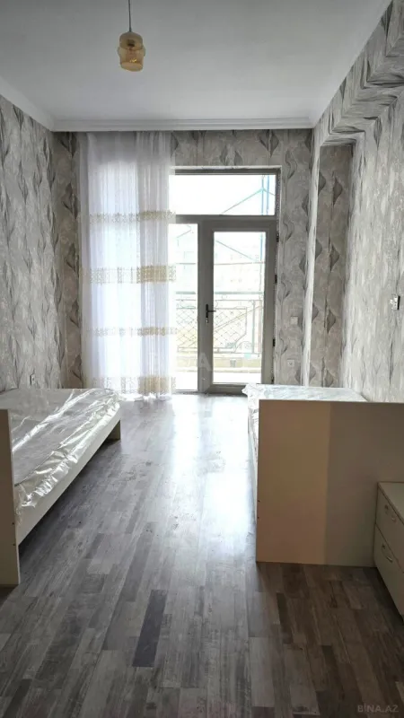 Satılır 2 otaqlı mənzil 76 m²