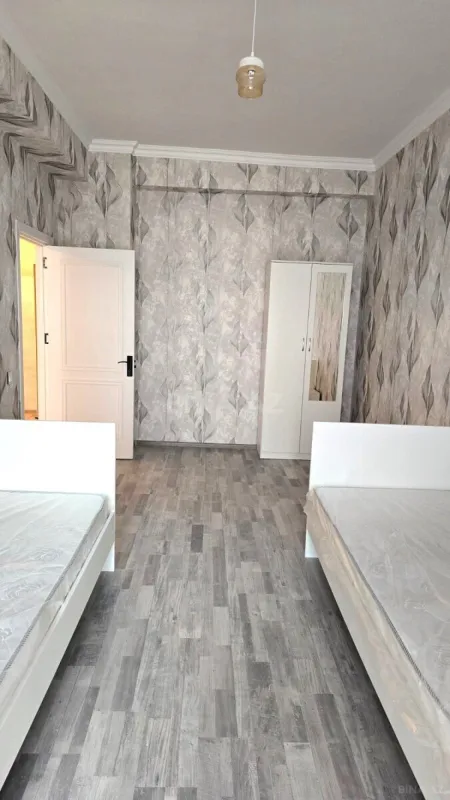 Satılır 2 otaqlı mənzil 76 m²