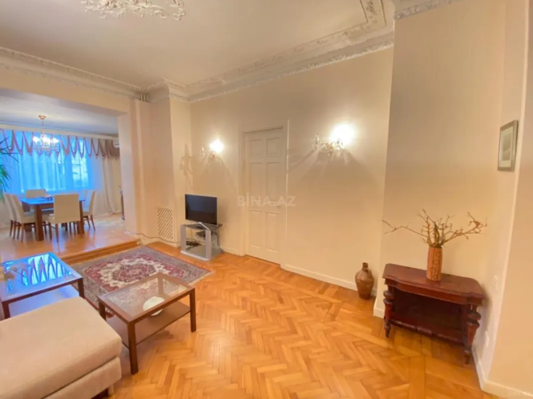 Kirayə verilir 3 otaqlı mənzil 110 m²