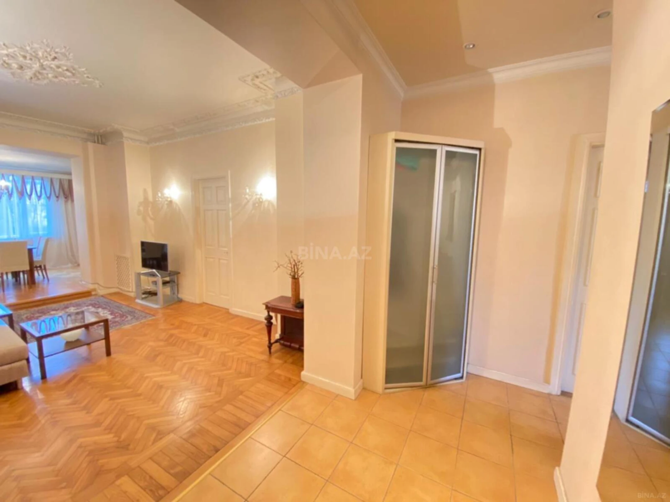 Kirayə verilir 3 otaqlı mənzil 110 m²