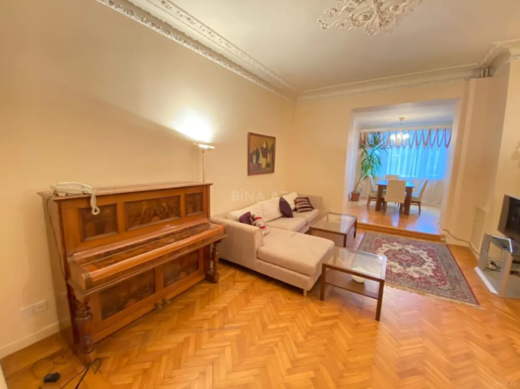 Kirayə verilir 3 otaqlı mənzil 110 m²