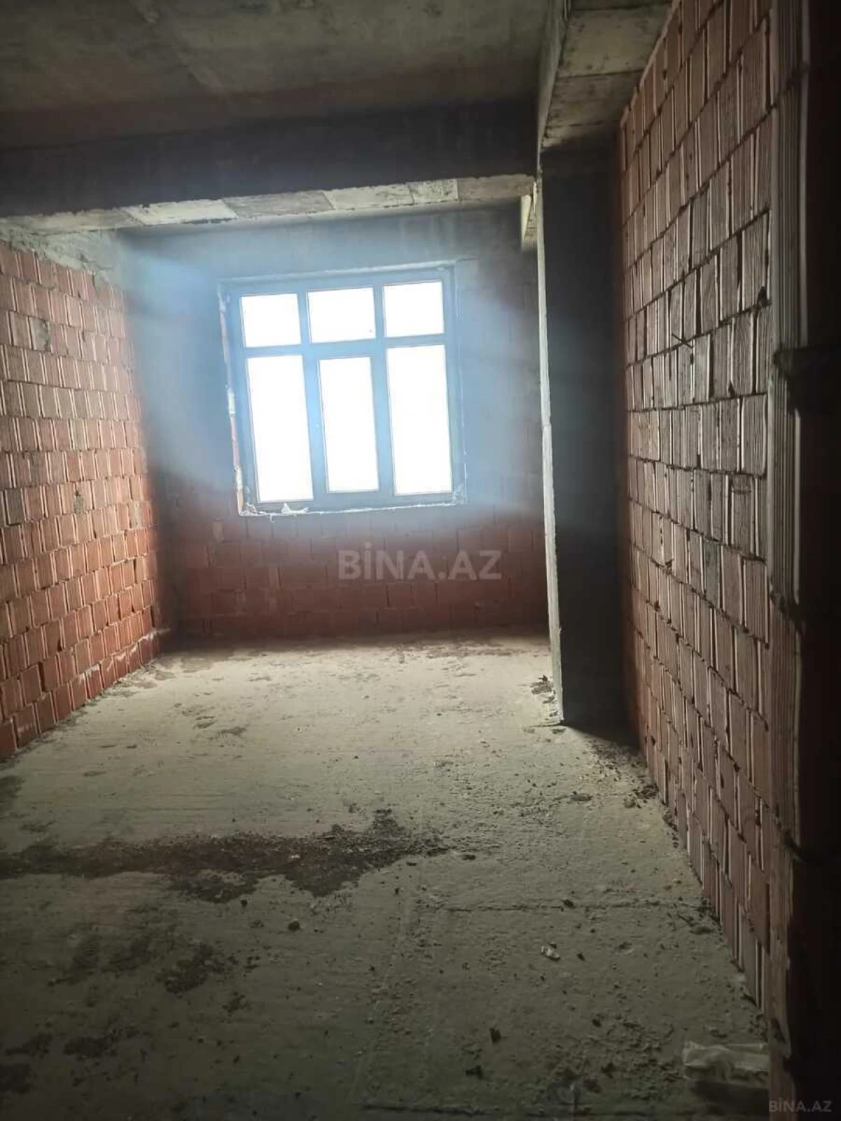 Satılır 3 otaqlı mənzil 121 m²