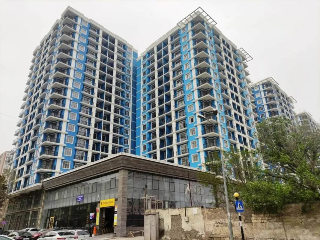 Satılır 3 otaqlı mənzil 121 m²