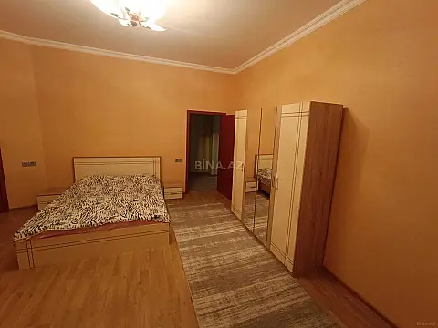 Kirayə verilir 3 otaqlı mənzil 150 m²