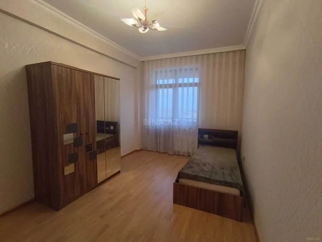 Kirayə verilir 3 otaqlı mənzil 150 m²
