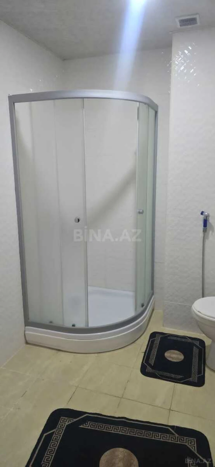 Kirayə verilir 3 otaqlı mənzil 150 m²