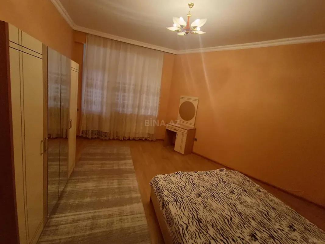 Kirayə verilir 3 otaqlı mənzil 150 m²