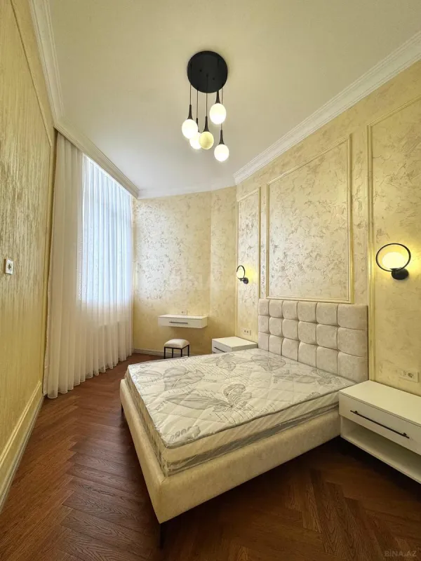 Satılır 3 otaqlı mənzil 140 m²