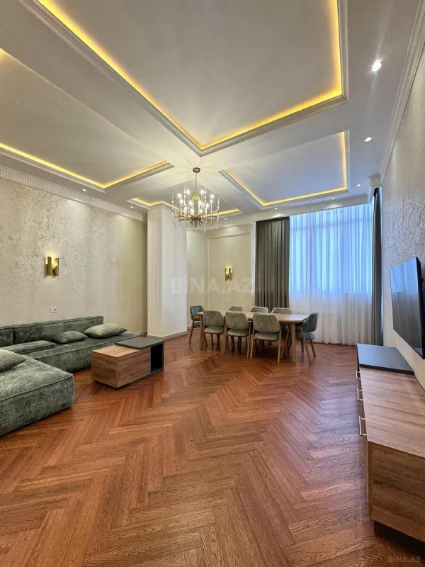 Satılır 3 otaqlı mənzil 140 m²