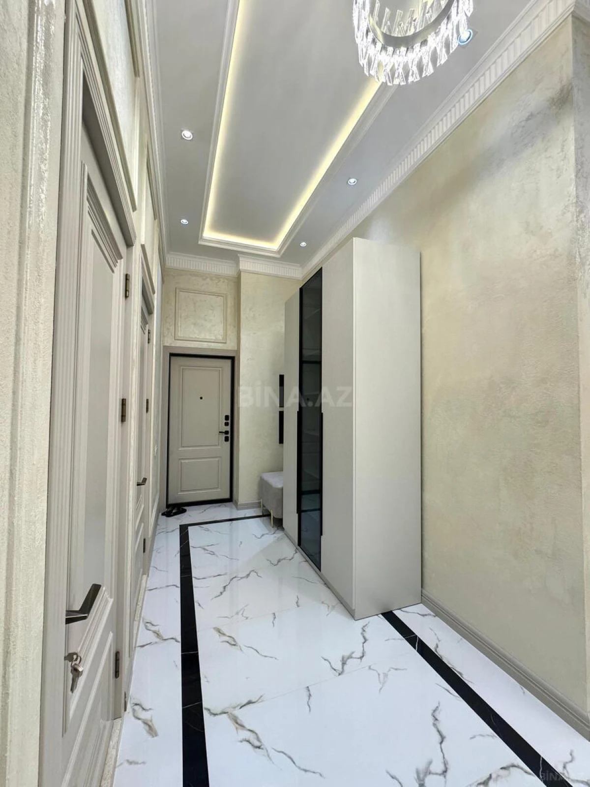 Satılır 3 otaqlı mənzil 140 m²