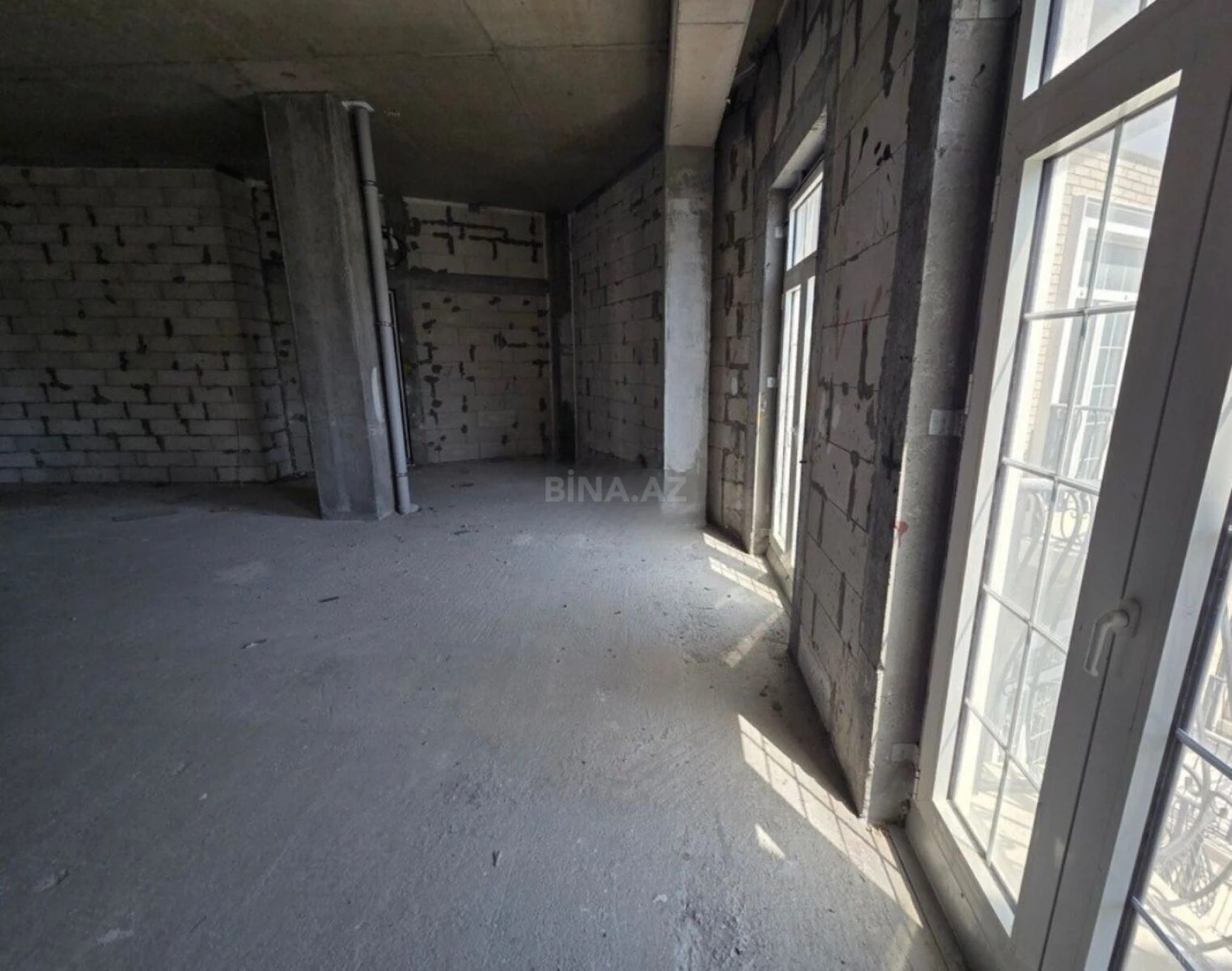 Satılır 3 otaqlı mənzil 113 m²