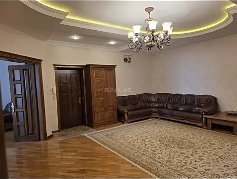 Satılır 4 otaqlı mənzil 143 m²