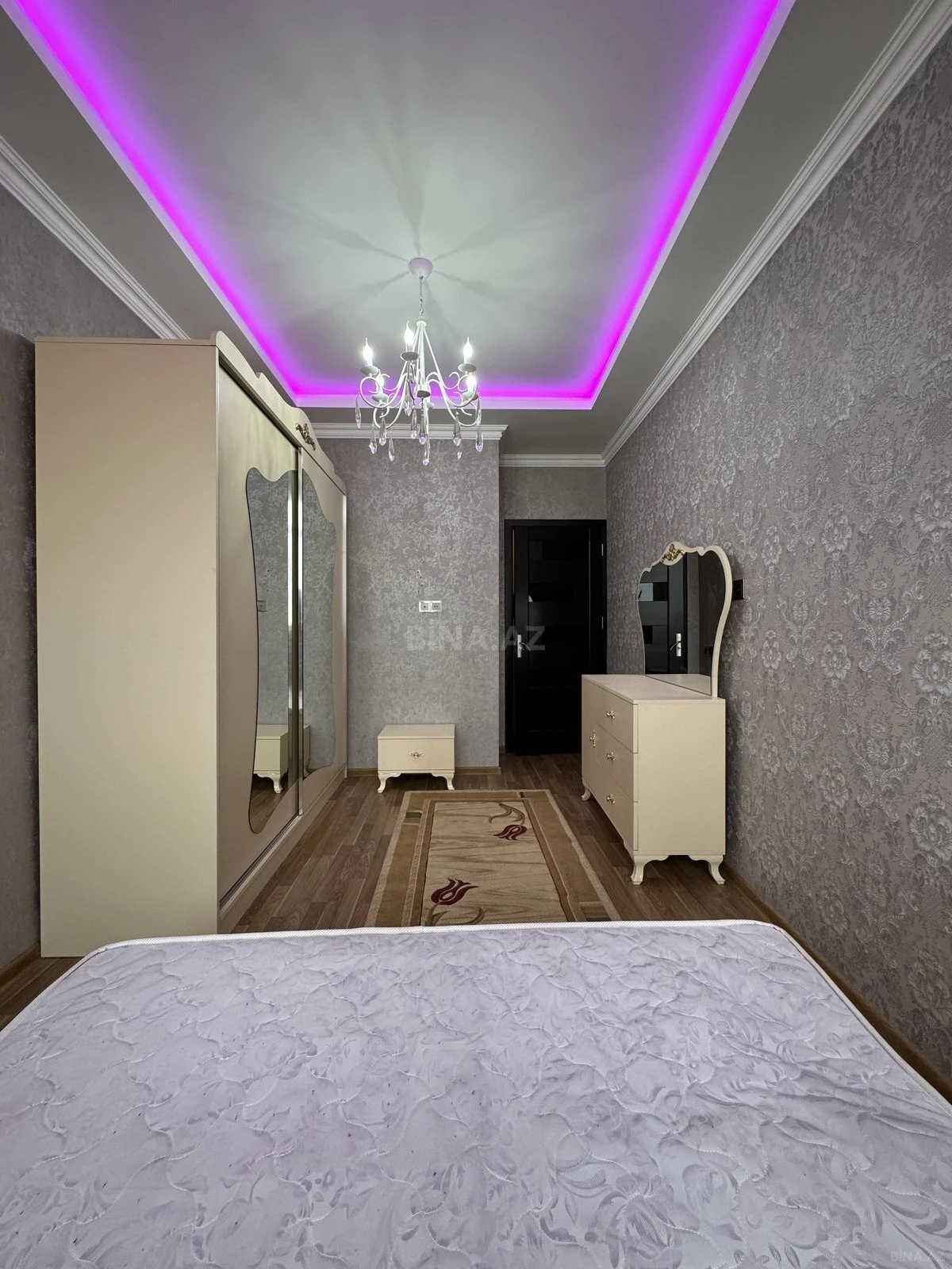 Kirayə verilir 2 otaqlı mənzil 55 m²