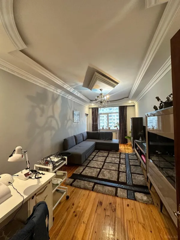 Satılır 3 otaqlı mənzil 118 m²