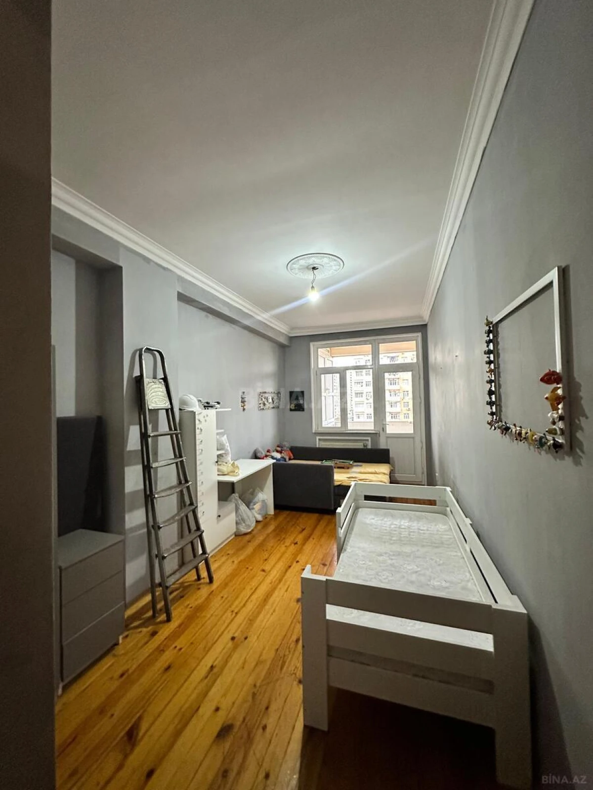 Satılır 3 otaqlı mənzil 118 m²