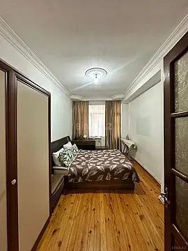 Satılır 3 otaqlı mənzil 118 m²
