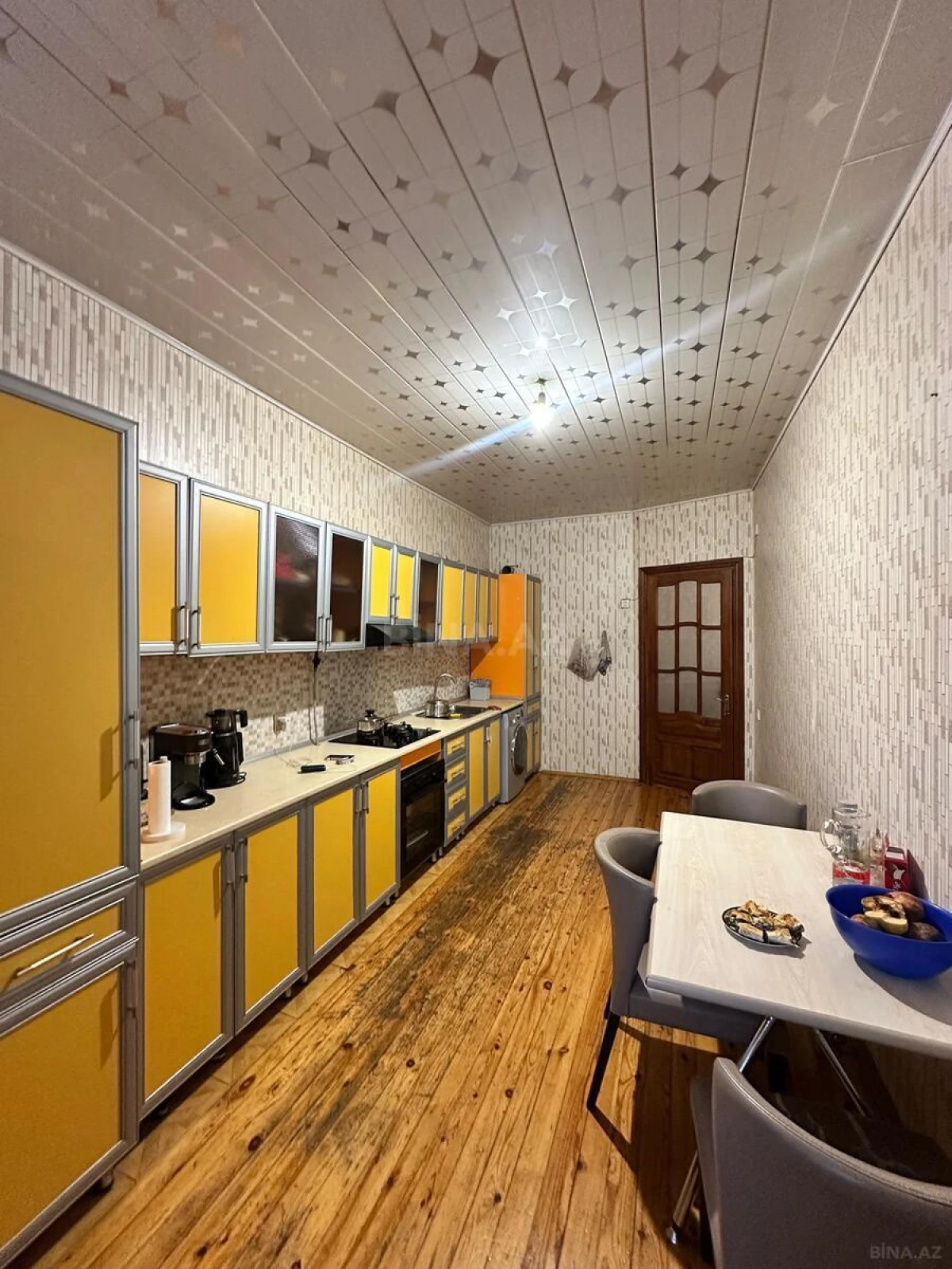 Satılır 3 otaqlı mənzil 118 m²