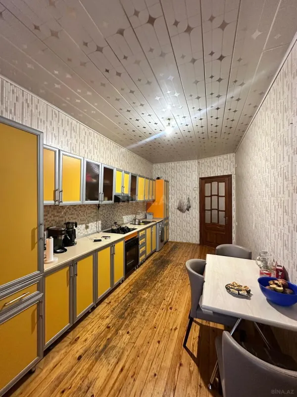 Satılır 3 otaqlı mənzil 118 m²