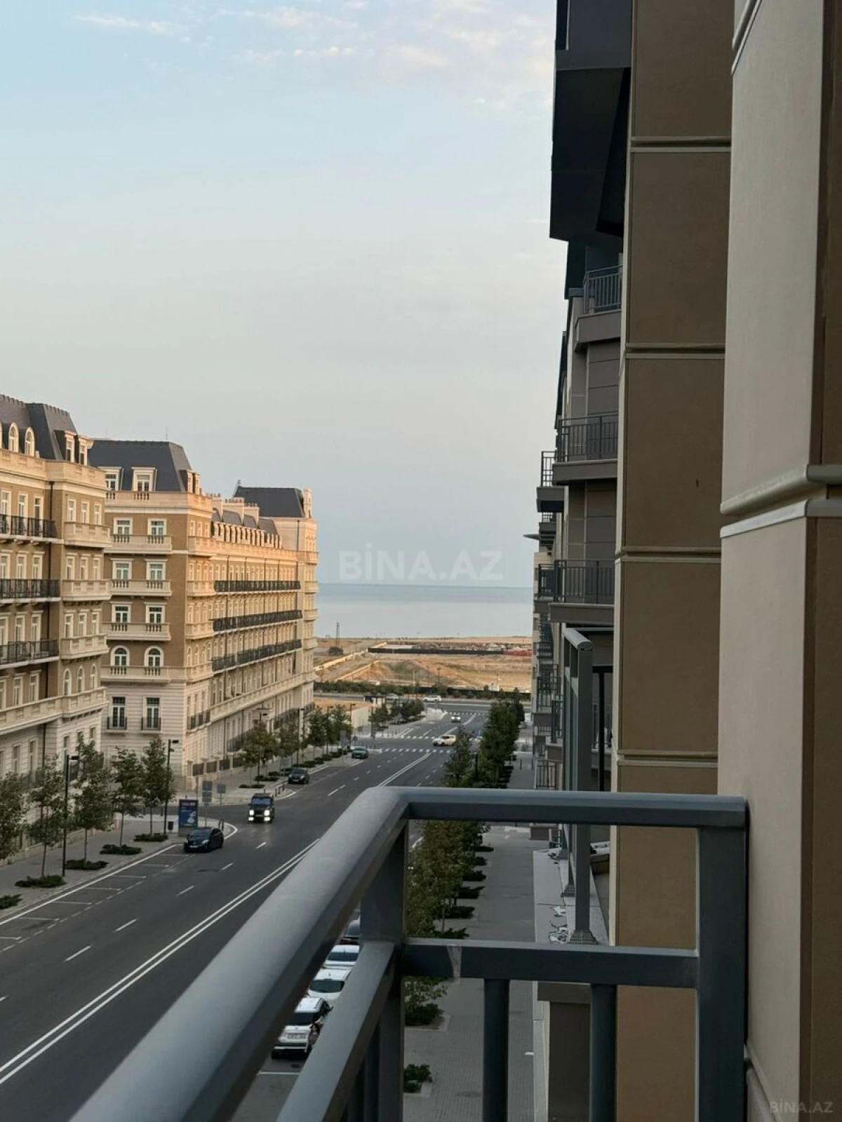Kirayə verilir 4 otaqlı mənzil 180 m²