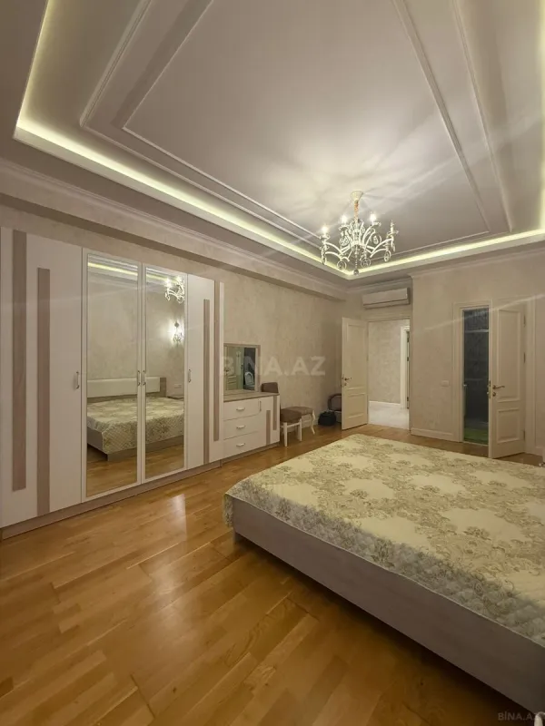 Kirayə verilir 4 otaqlı mənzil 180 m²