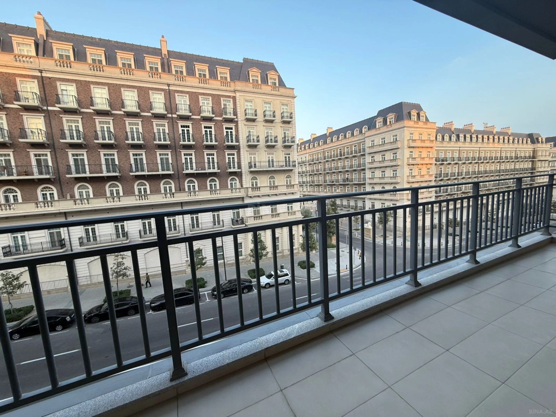 Kirayə verilir 4 otaqlı mənzil 180 m²