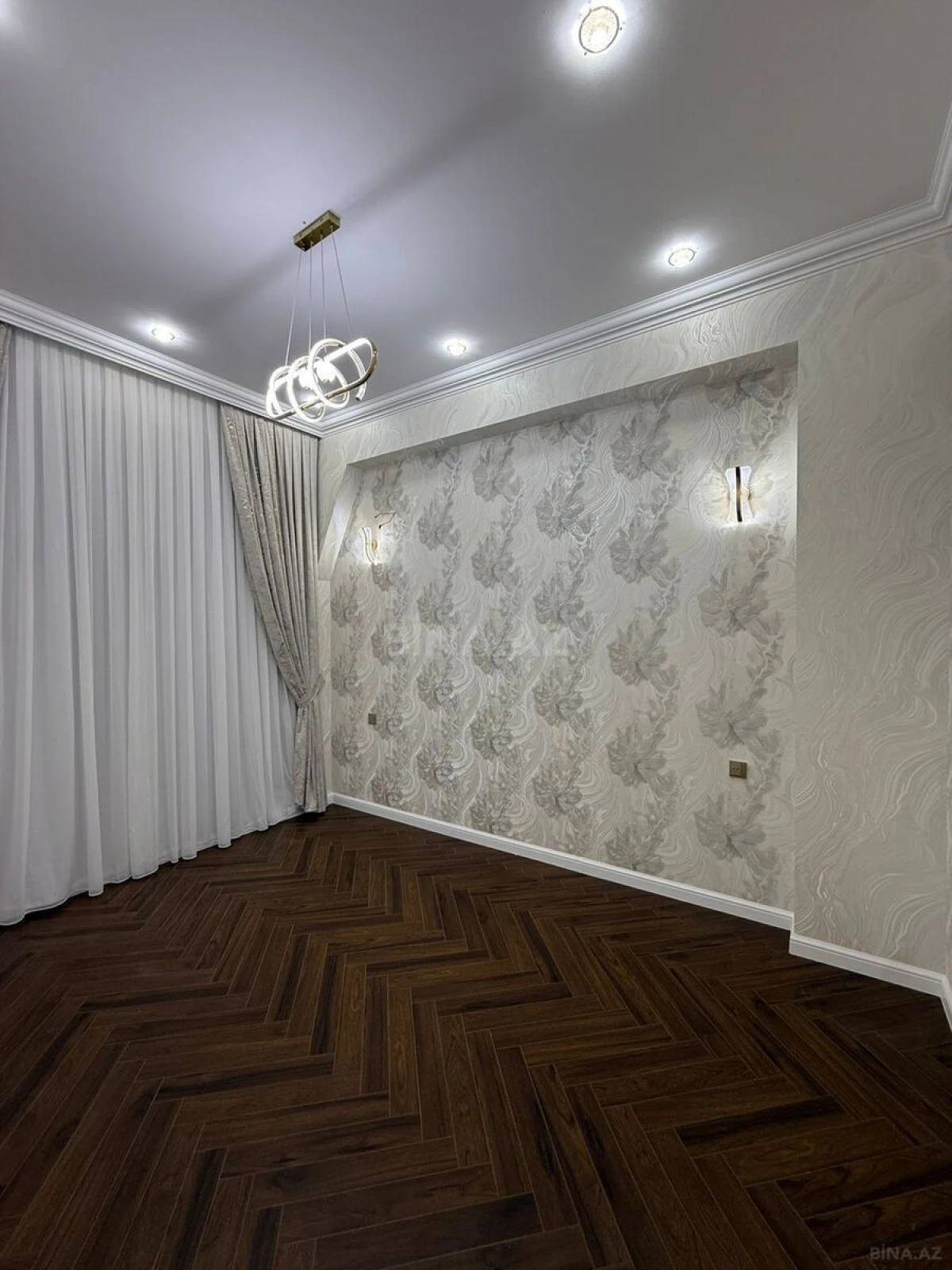 Satılır 2 otaqlı mənzil 75 m²