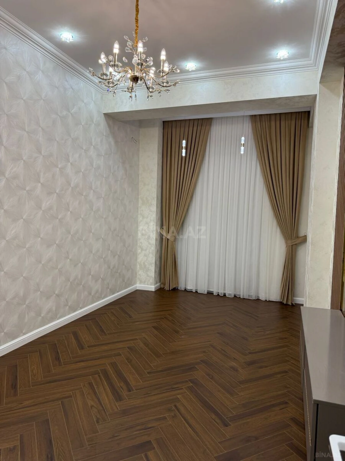 Satılır 2 otaqlı mənzil 75 m²