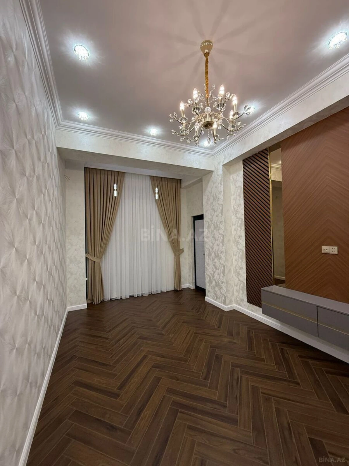 Satılır 2 otaqlı mənzil 75 m²