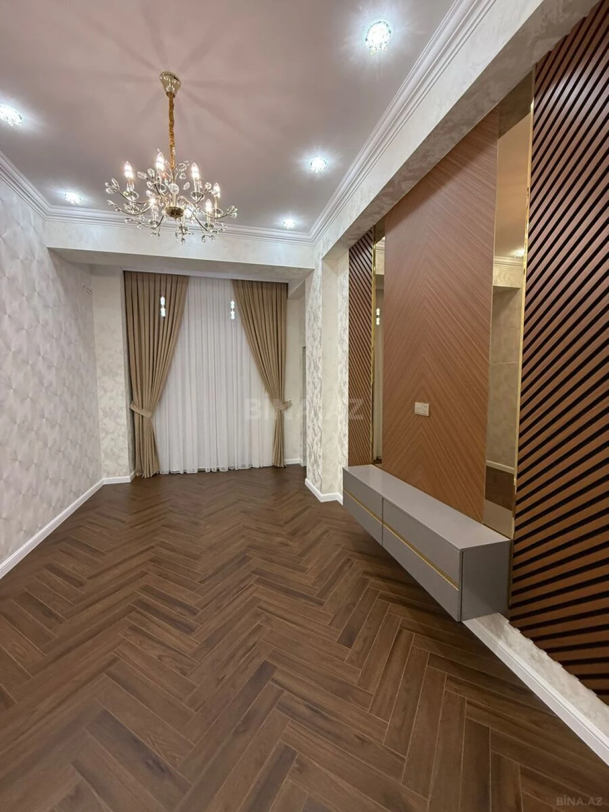 Satılır 2 otaqlı mənzil 75 m²