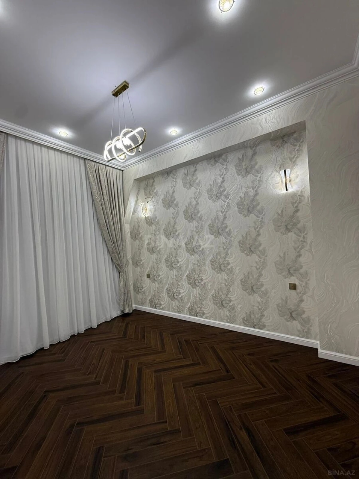 Satılır 2 otaqlı mənzil 75 m²
