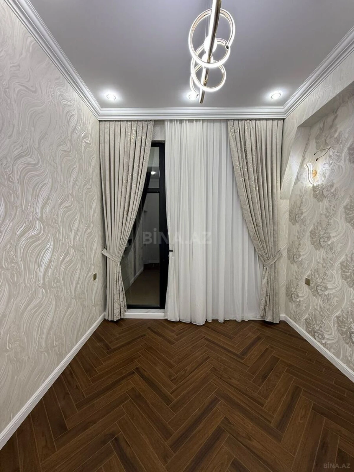 Satılır 2 otaqlı mənzil 75 m²