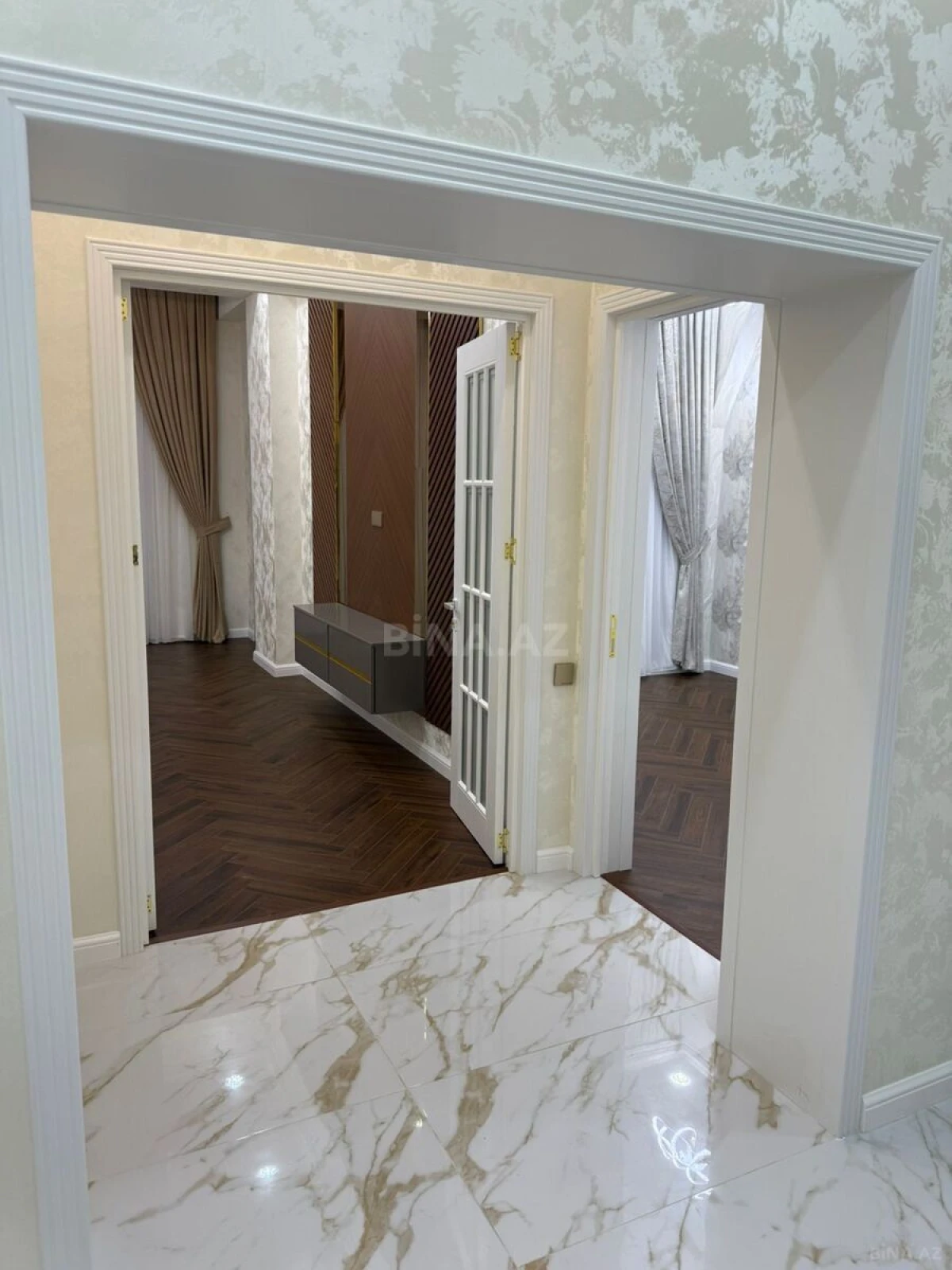 Satılır 2 otaqlı mənzil 75 m²