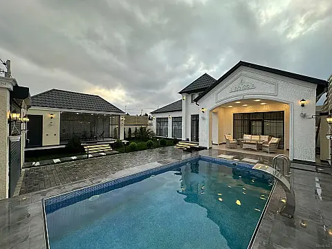 Satılır 4 otaqlı həyət evi 180 m²