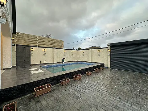 Satılır 4 otaqlı həyət evi 180 m²