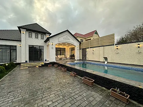 Satılır 4 otaqlı həyət evi 180 m²