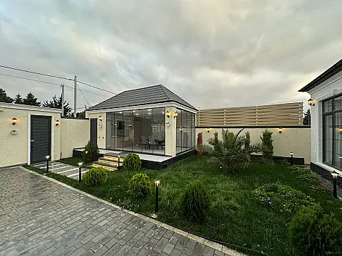Satılır 4 otaqlı həyət evi 180 m²