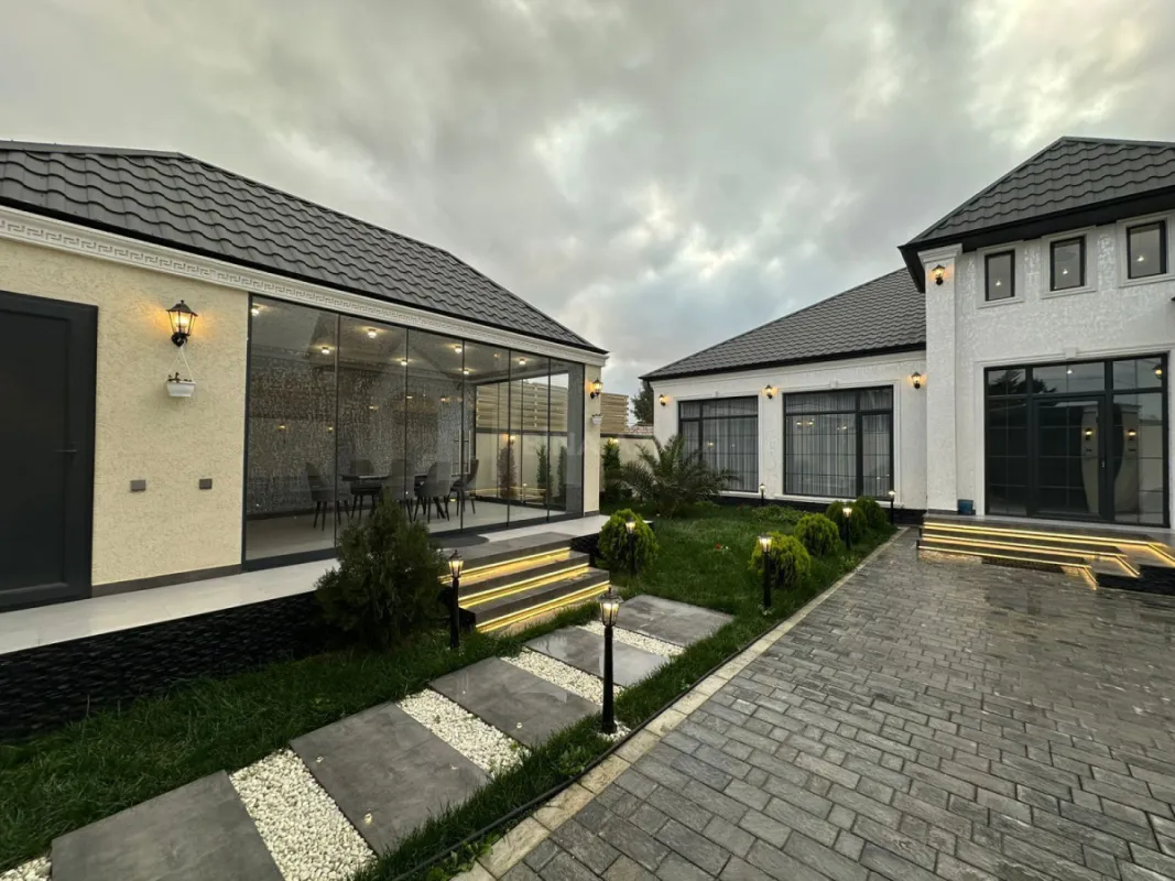 Satılır 4 otaqlı həyət evi 180 m²